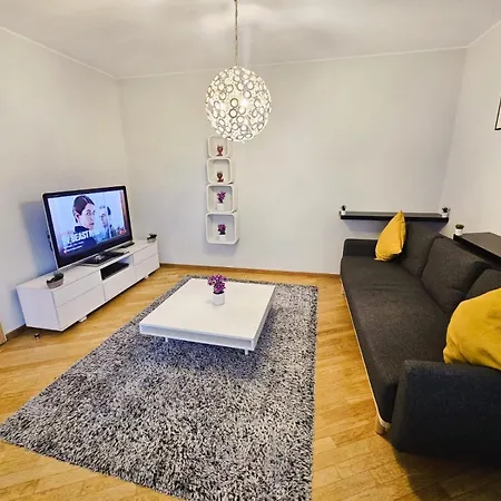 Modern 1br W Balcony&private Parking