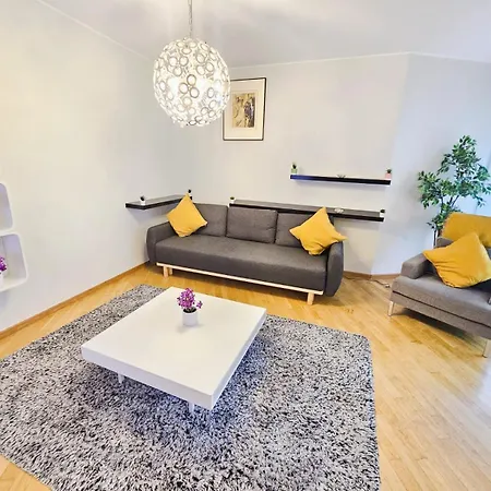 Modern 1br W Balcony&private Parking