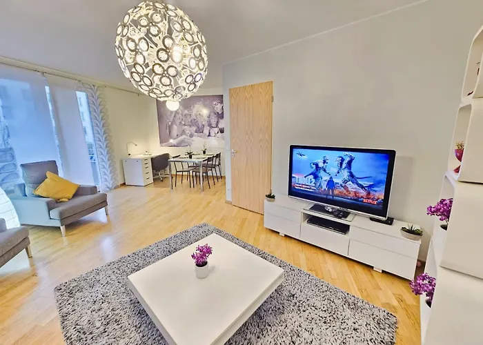 Modern 1br W Balcony&private Parking Apartment