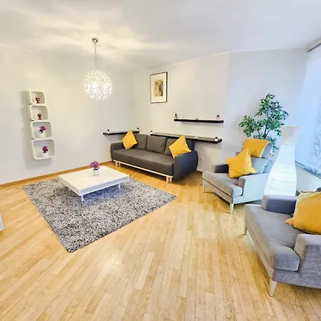 Modern 1br W Balcony&private Parking Apartamento *