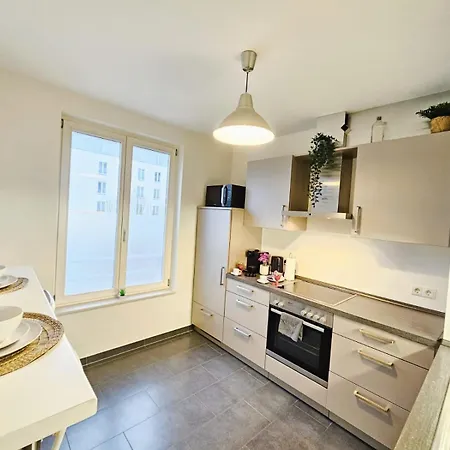 Modern 1br W Balcony&private Parking Daire *