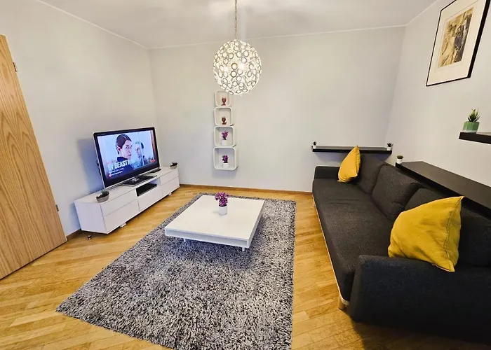 Modern 1br W Balcony&private Parking