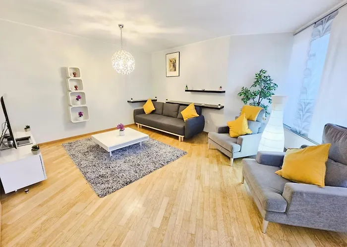 Modern 1br W Balcony&private Parking Apartment *